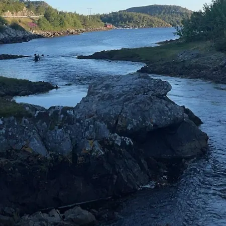 7 Person In * Kvenvaer