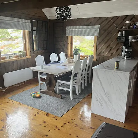 7 Person In Holiday home Kvenvaer