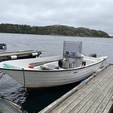 7 Person In * Kvenvaer